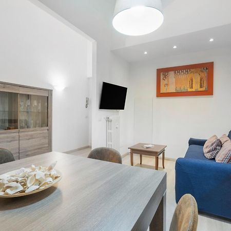 Appartamento Incantevole Con Patio ฟลอเรนซ์ ภายนอก รูปภาพ