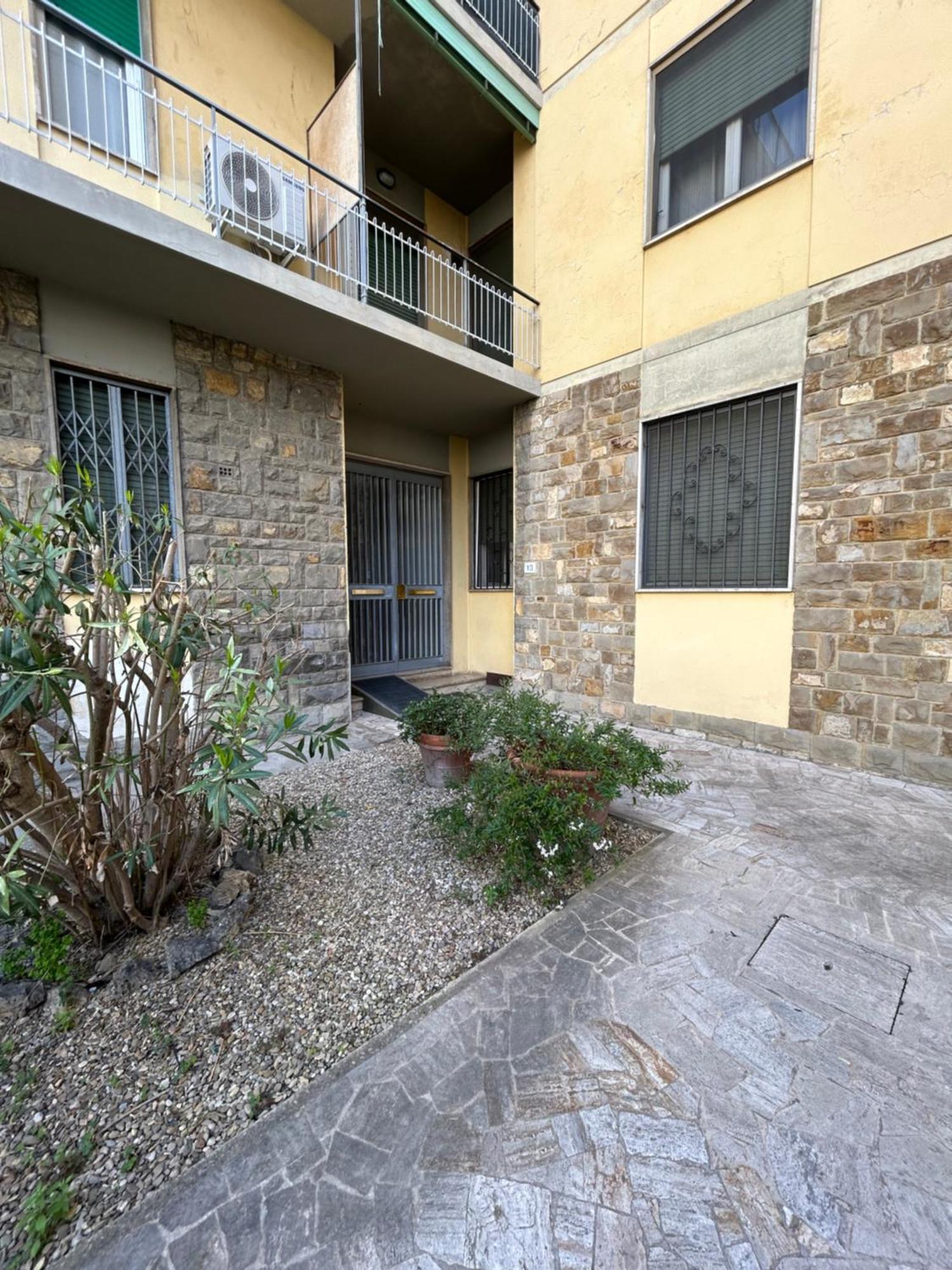 Appartamento Incantevole Con Patio ฟลอเรนซ์ ภายนอก รูปภาพ