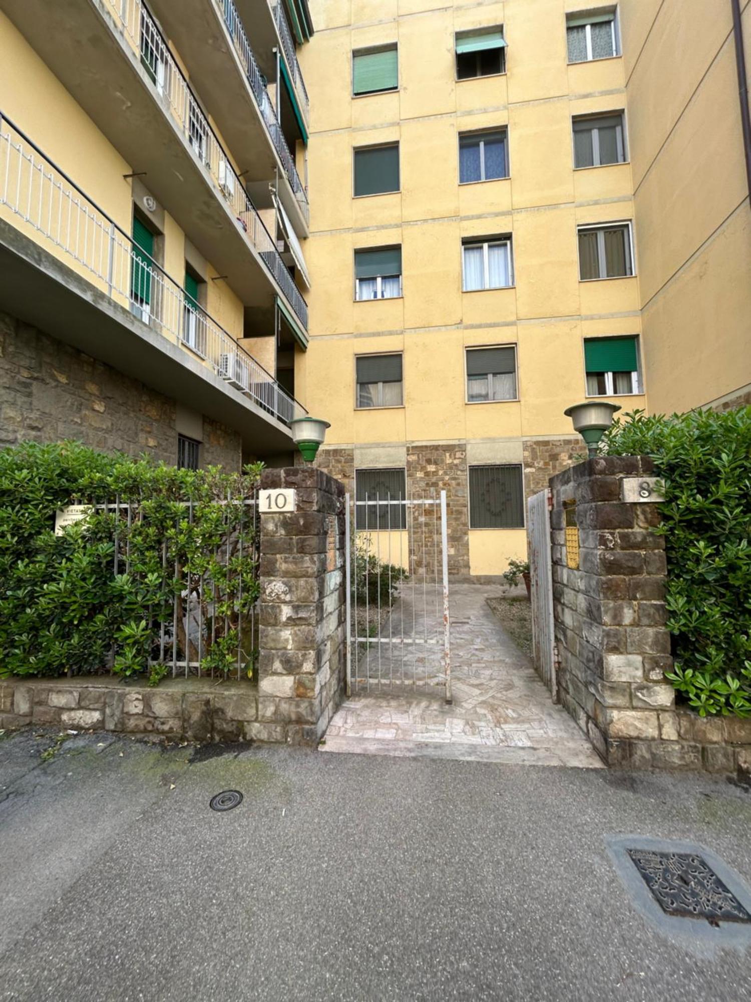 Appartamento Incantevole Con Patio ฟลอเรนซ์ ภายนอก รูปภาพ